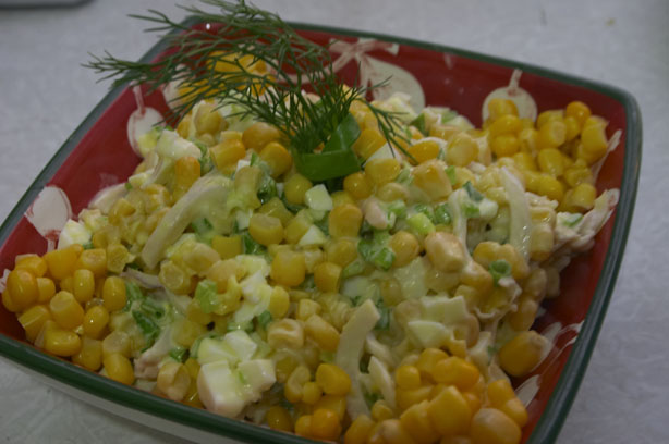 Салат из кальмаров с кукурузой рецепт приготовления с фото