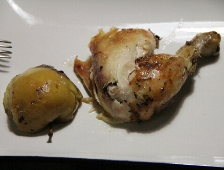 Курица в духовке целиком с яблоком и травами рецепт