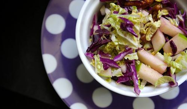 Рецептов салатов с пекинской капустой существует огромное множество.